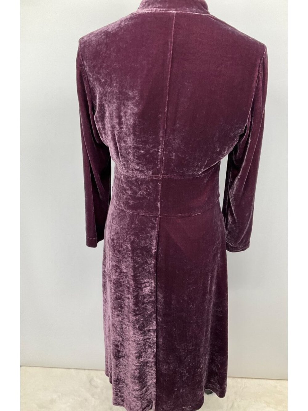 J Jill Crushed Velvet  Duster Dress size 4, Purple 10 hidden buttons - Picture 8 of 11